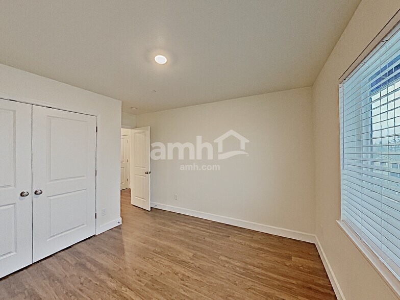 Building Photo - 13610 107th Ave Ct E