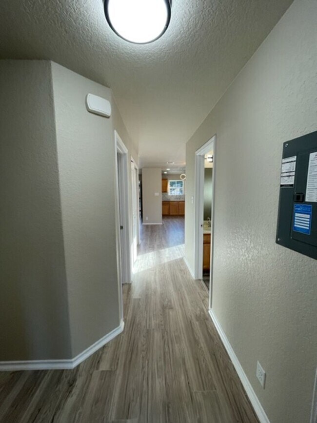 Building Photo - Move-in Ready 3-Bed, 2-Bath Home in Riposa Vita! (SE San Antonio)