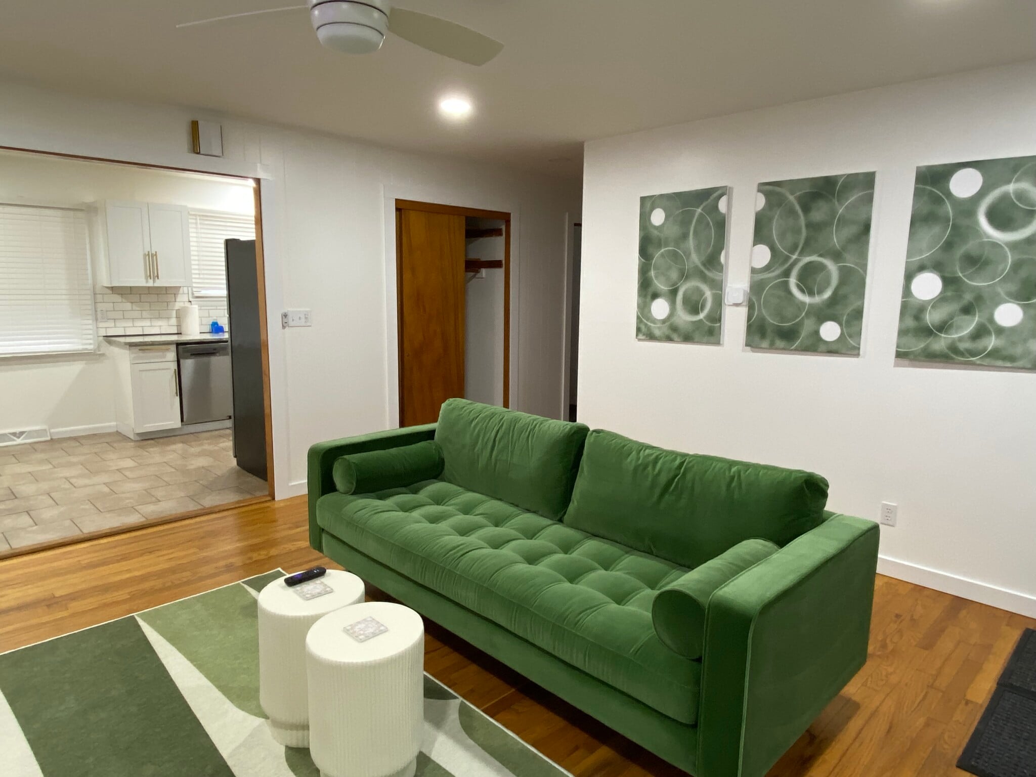 Living - 419 E Locust St