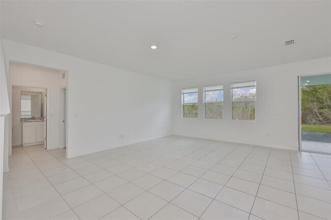 Building Photo - 10819 Charlotte Dr.