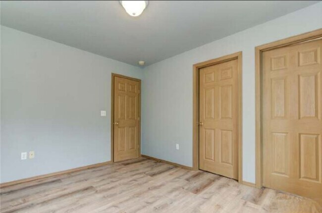 Building Photo - Beautiful Town House in Olympia