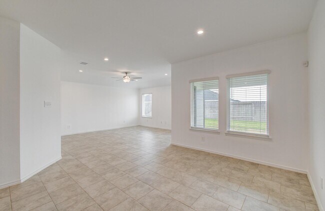 Building Photo - 1206 Cattle Chute Ct