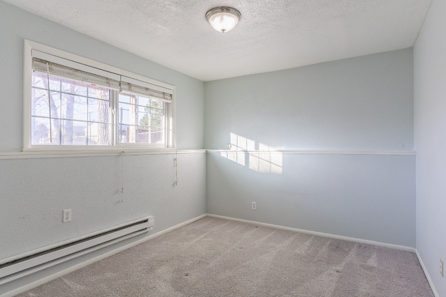 Building Photo - 1965 Butte St