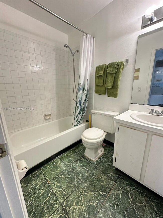 Building Photo - 861 NE 209th Terrace