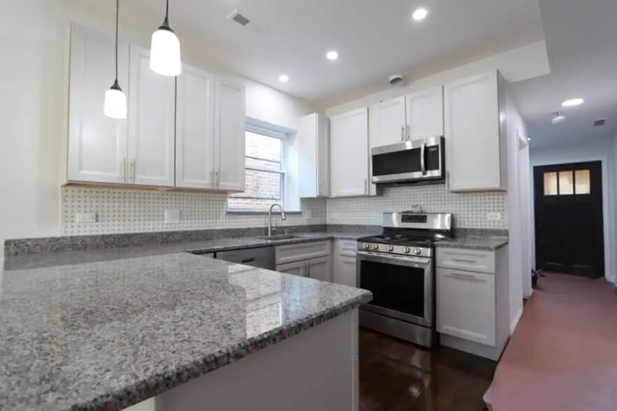 Building Photo - 3120 W Eastwood Ave