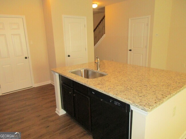 Building Photo - 2723 Morgan Glen Rd NE