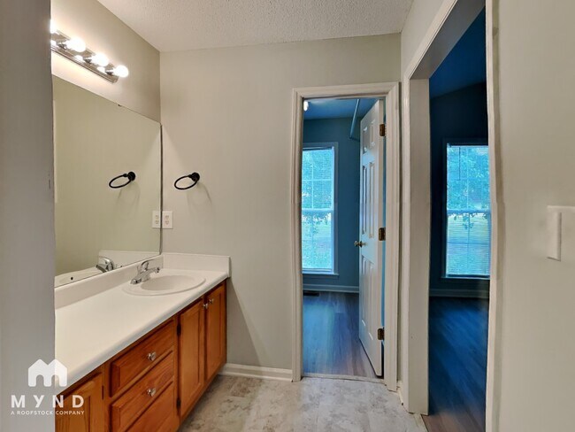 Building Photo - 2109 Ruddy Rd