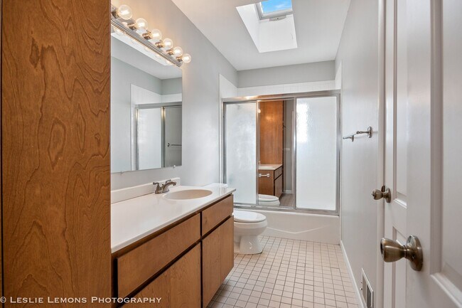 Building Photo - 1028 Douglas Ave