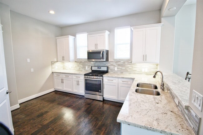 Building Photo - 709 Link Rd