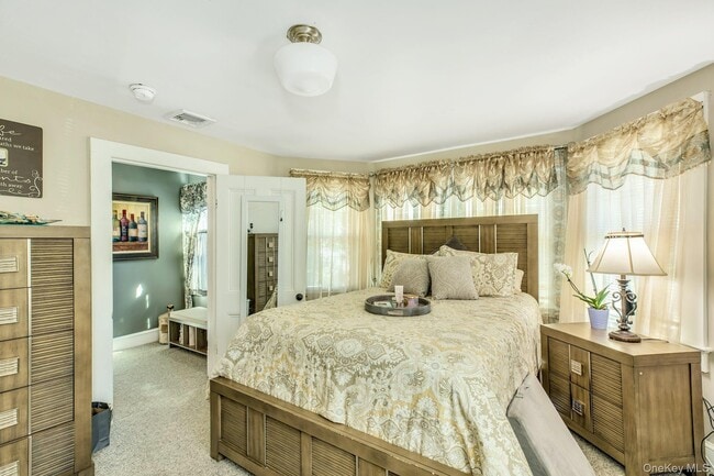 Building Photo - 43 James St