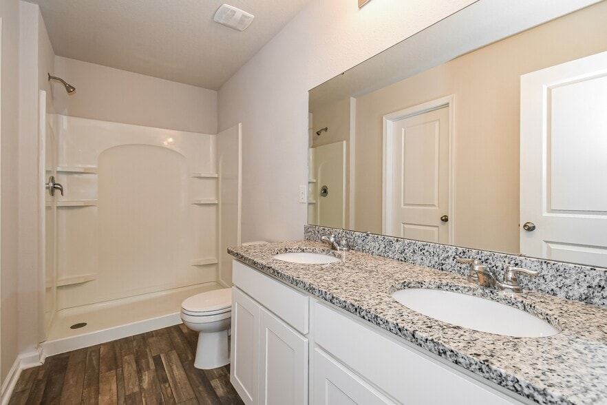 Building Photo - 45327 Red Brick Dr