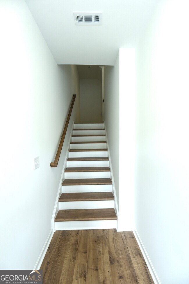 Building Photo - 2839 Rosehall Way