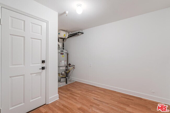 Building Photo - 2370 Brookshire Ln