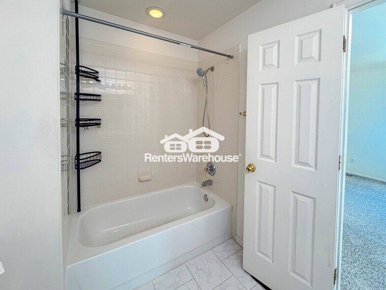 Building Photo - 4200 E 119th Pl