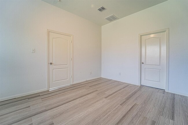 Building Photo - 2741 Sunlight Dr