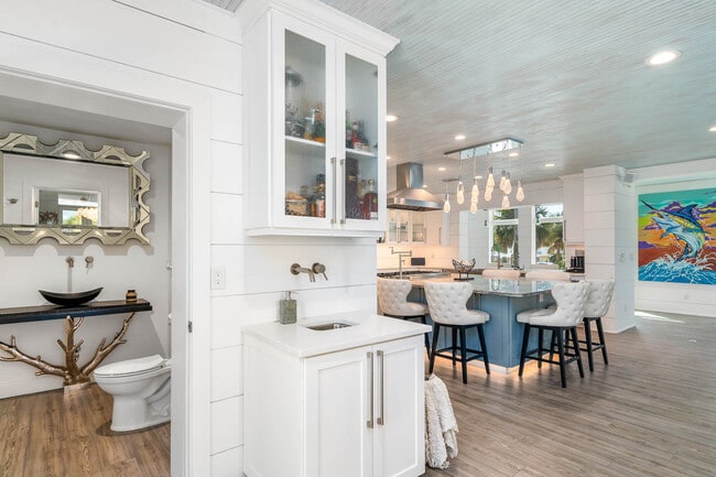 Building Photo - 113-112 12th Ave