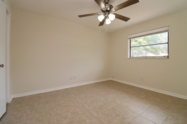 Building Photo - 1232 Amble Ln