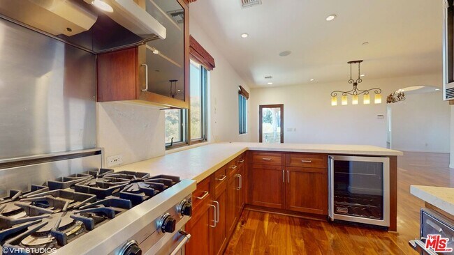 Building Photo - 3311 Deronda Dr