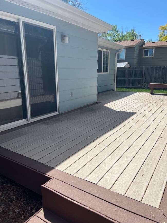 Building Photo - CUTE 2 BED/2 BATH COTTAGE WITH PRIVATE BACKYARD DECK BY GARDEN ACRES PARK