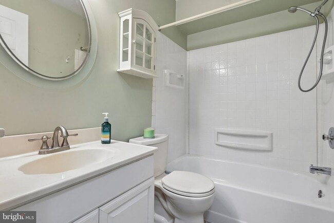 Building Photo - 253 Everly Ct
