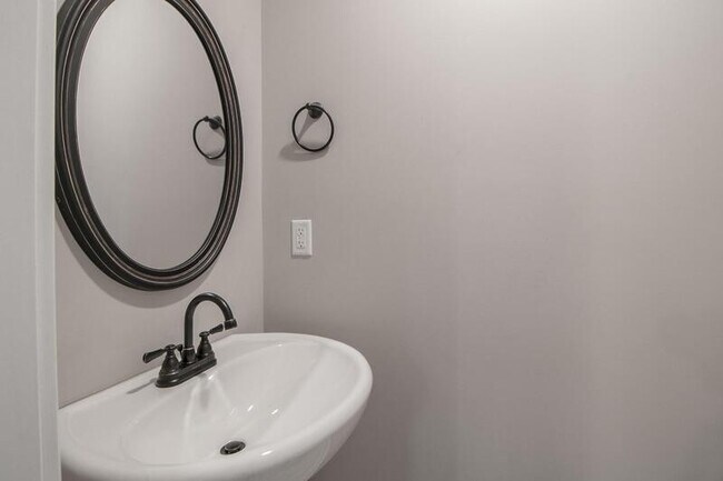 Building Photo - 2994 Gibbs Ln