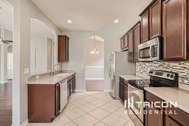 Building Photo - 7126 Forest Mere Dr
