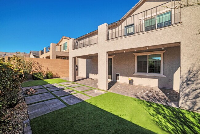 Building Photo - 10937 Parsley Ave