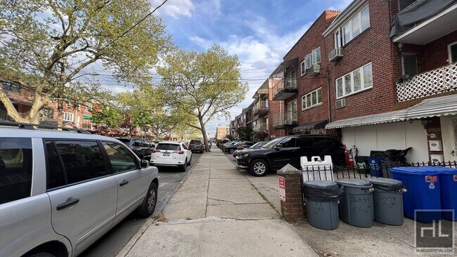 Building Photo - GUT RENOVATED VERY LARGE 3 BEDEROOMS W/ PR...