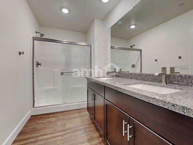 Building Photo - 300 Palazza Reserve Pl