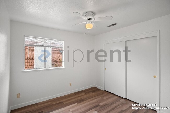 Building Photo - 2215 Jenni Ln