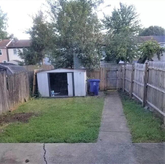 Building Photo - 576 Crestwood St SW