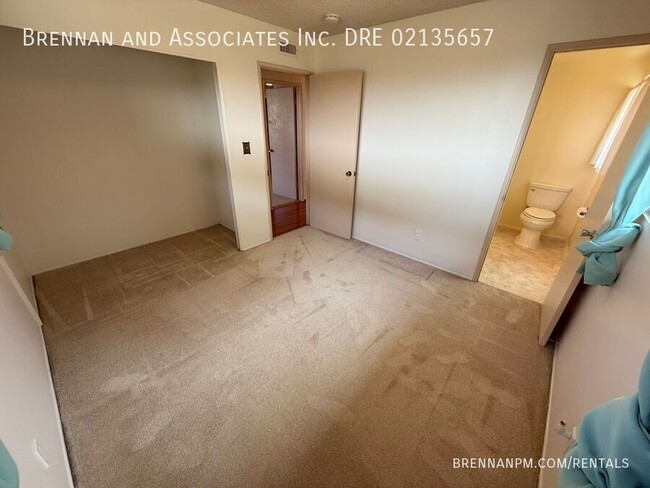 Building Photo - 3 bed 2 bath, Fletcher Hills, View, All Ap...