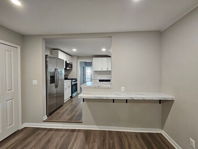 Breakfast bar - 207 S East St