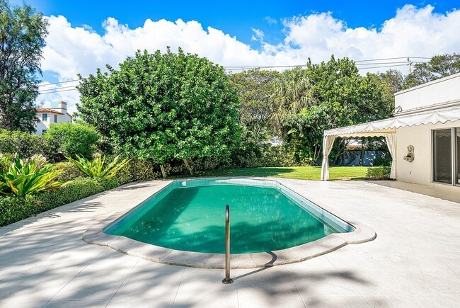 Building Photo - 157 Wells Rd