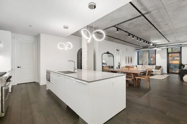 Building Photo - 111 S Peoria St