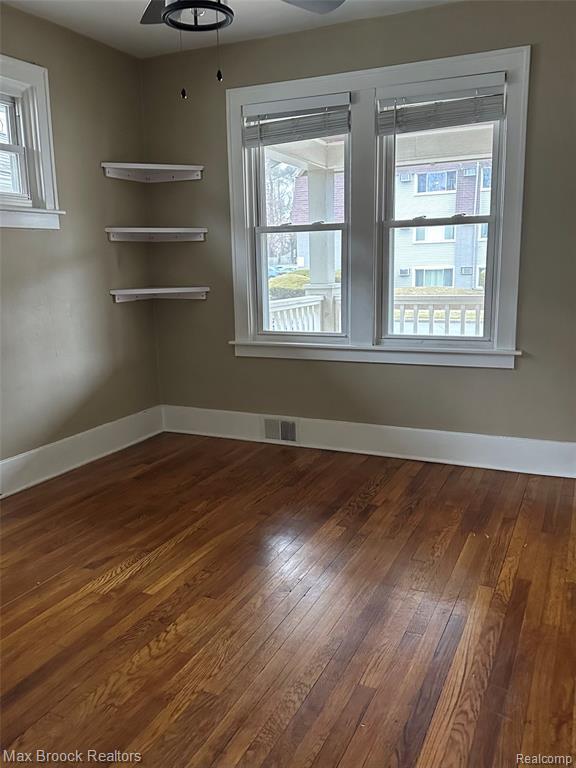 Building Photo - 264 E Breckenridge St