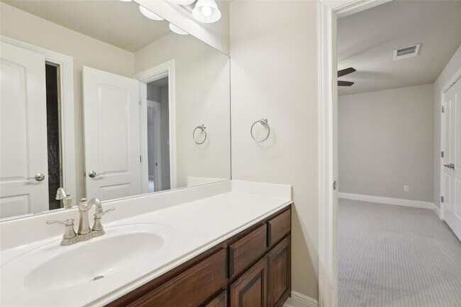 Building Photo - 10504 Prezia Dr