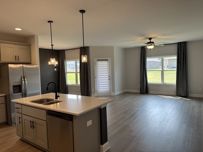 Building Photo - 16688 Demi Dr