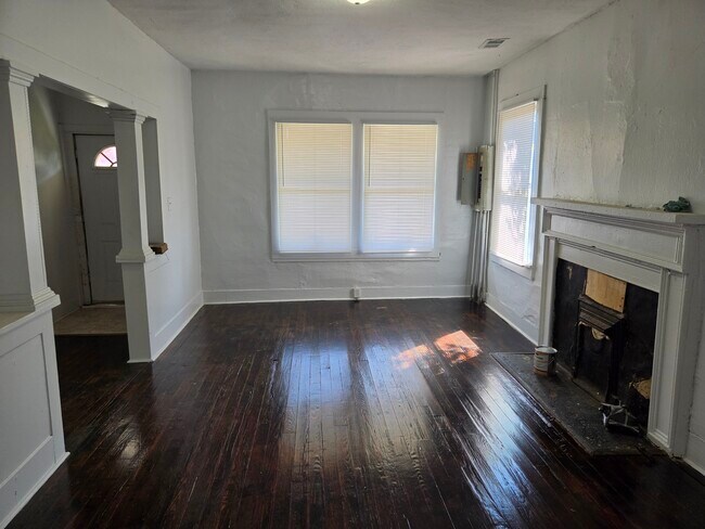 Building Photo - 1727 Hicks St
