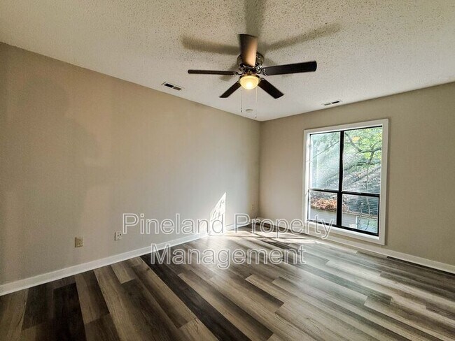 Building Photo - 321 Watergap Dr