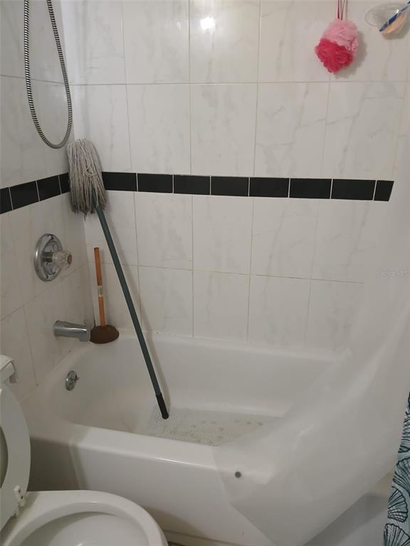 Building Photo - 2916 W Wilder Ave