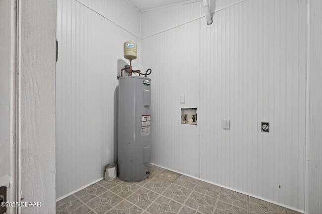 Building Photo - 168 W Sandalwood Ct