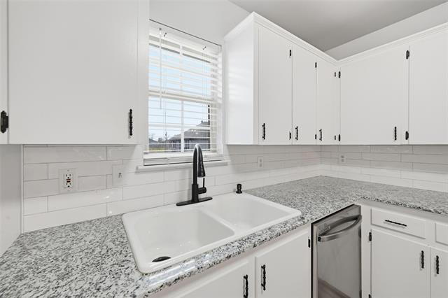 Building Photo - 607 Oldham St