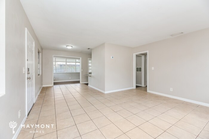 Building Photo - 5828 Wiltshire St