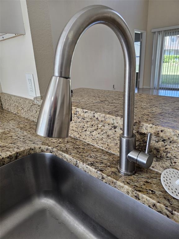 Building Photo - 14667 Laguna Beach Cir