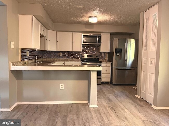 Building Photo - 8104 Willowdale Ct