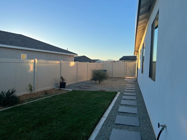 Building Photo - Custom 4 Bedroom + Office - Clover Creek Preserve