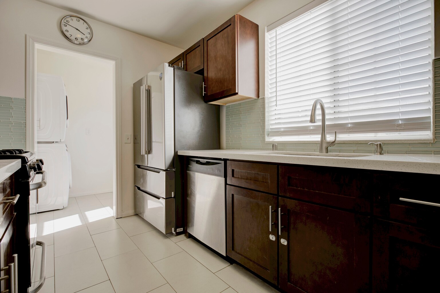 Building Photo - 12156 Vanowen St