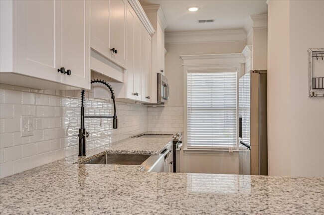 Building Photo - 312 Sumac Trail