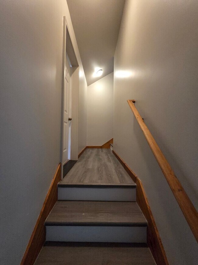 Building Photo - Port Ludlow Farmhouse for Rent, Freshly Updated and Available Now!